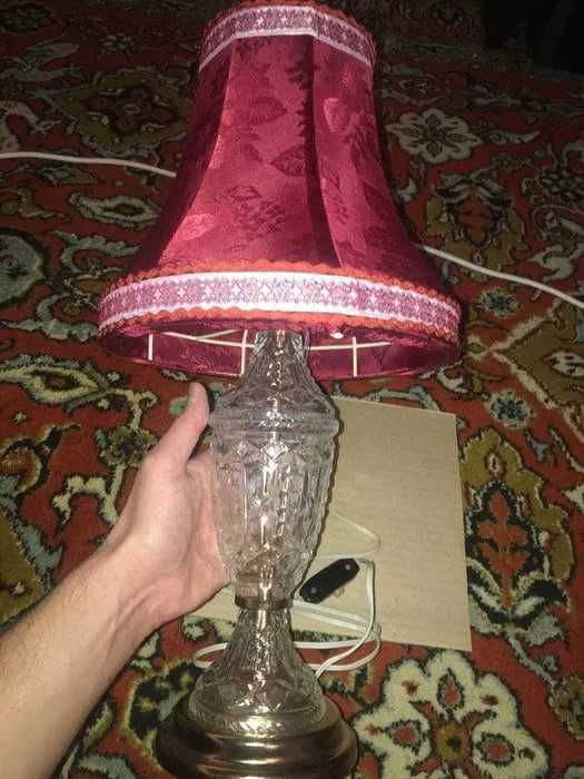 Настольный комнатный новый светильник!
200 у.е.