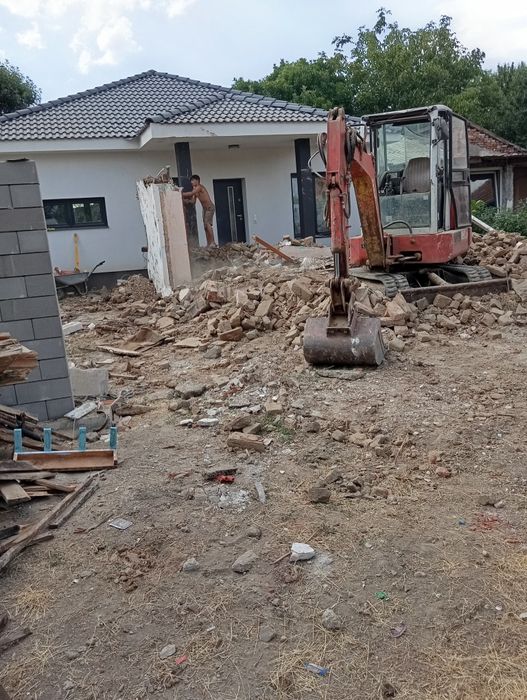 Săpături mecanizate și amenajări spatii verzi