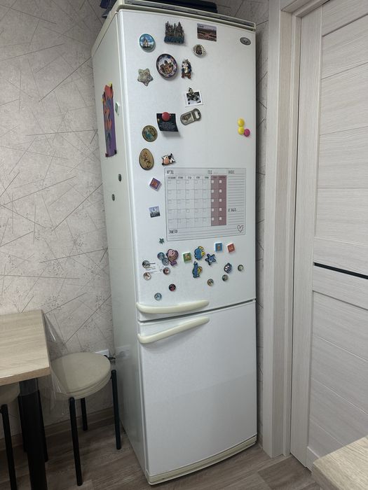 Холодильник двухкамерный