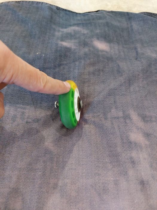 Продам ролики для роликовых коньков