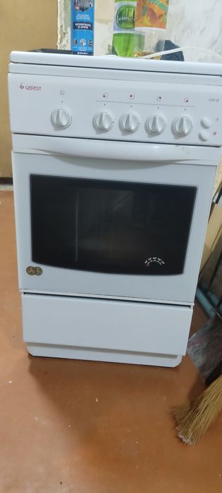 Продам газовую плиту.