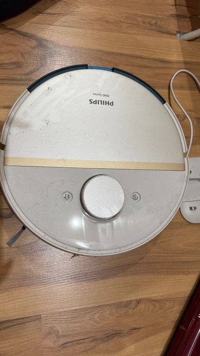 Прахосмукачка-робот PHILIPS Series 7000 Aqua HomeRun XU7000/02,