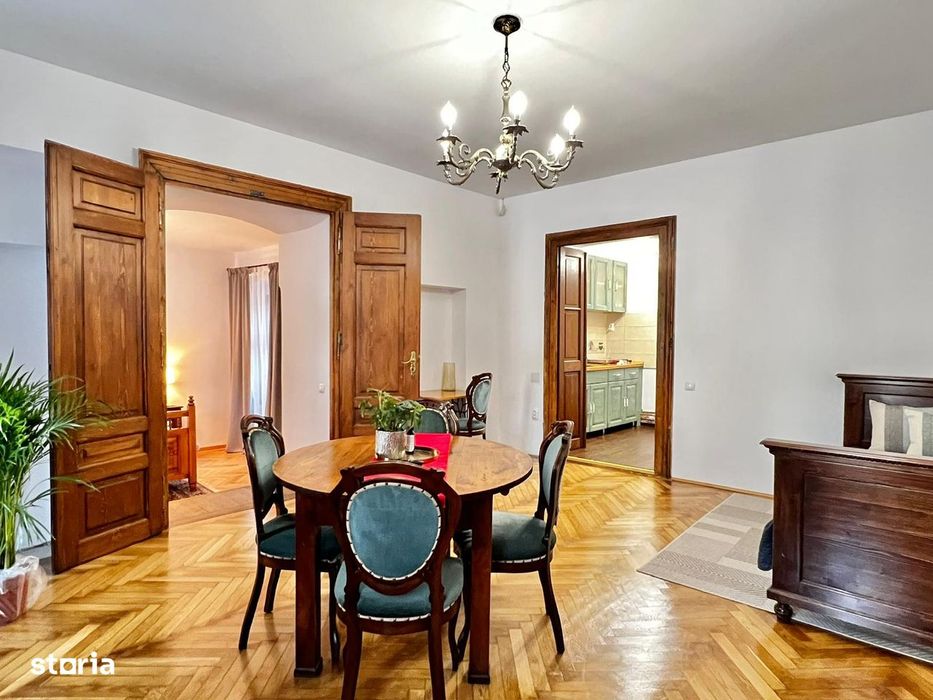 Duplex ultracentral, langa Biserica Neagra