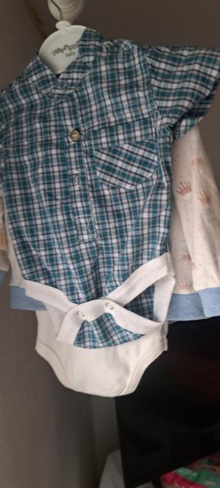 Haine de copii băiețel mărimile încep de la o luni pana la 3 luni etc