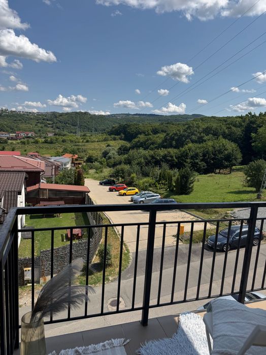 Inchiriez apartament