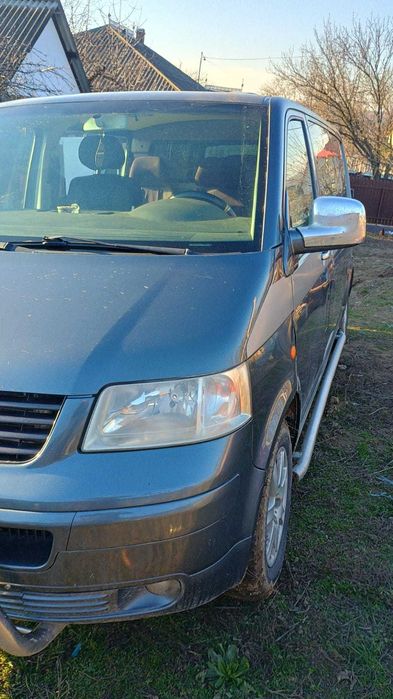 Mașina VW T5 de vanzare