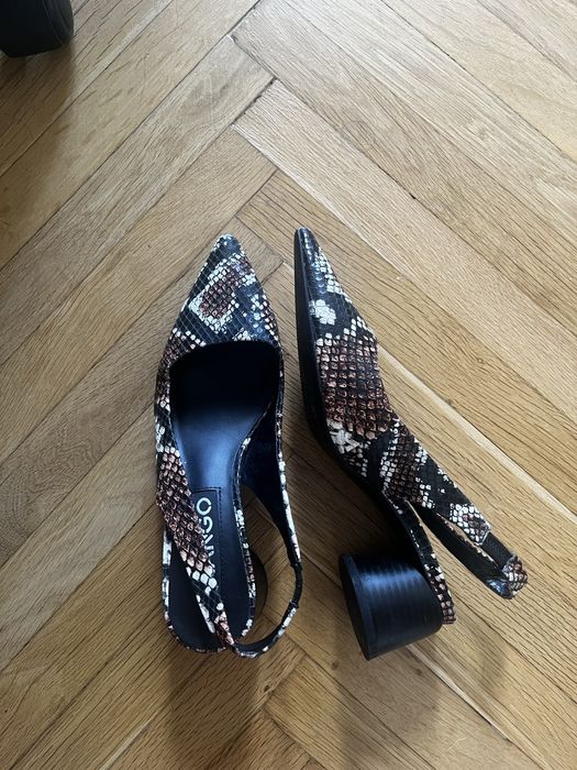 Манго обувки с нисък ток