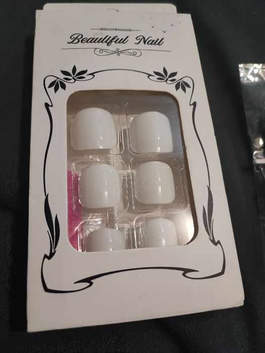 Unghii false pentru mâini sau picioare culoare alba