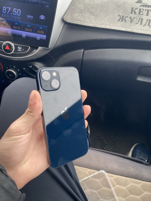 айфон Iphone 13.