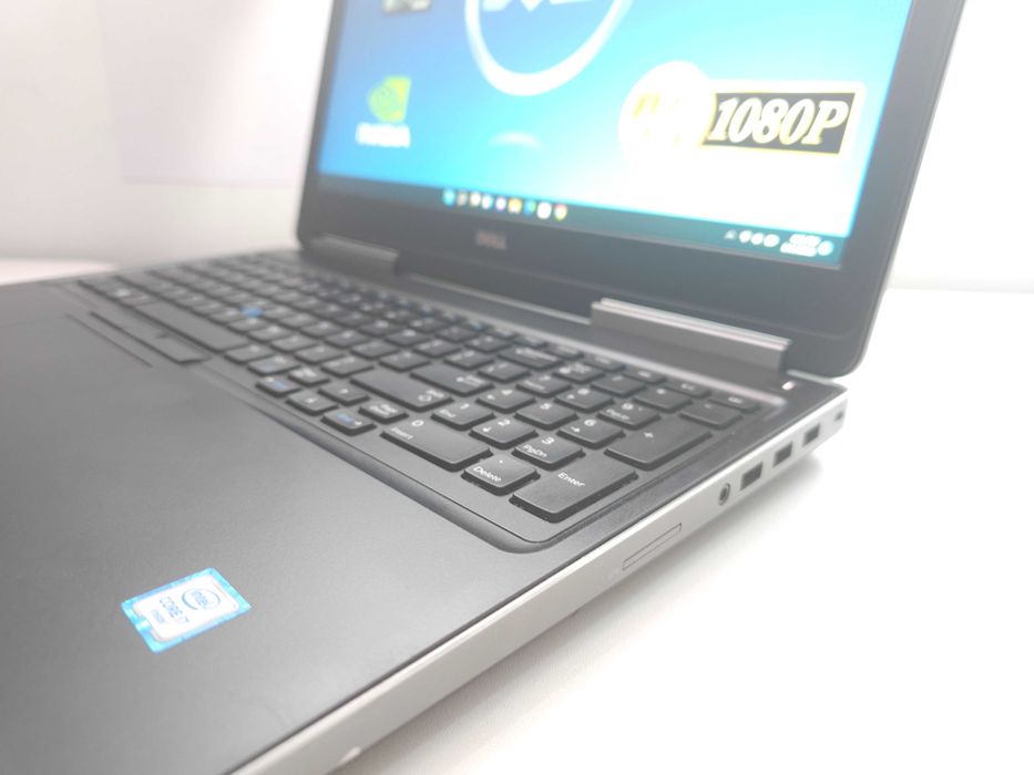 Laptop DELL Precision 15,6 inch FullHD i7 Quadro iluminare . Garantie