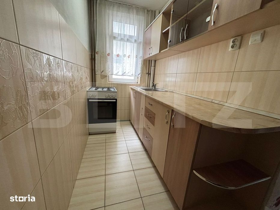Inchiriez apartament cu 2 camere, 40mp, in zona Velenta