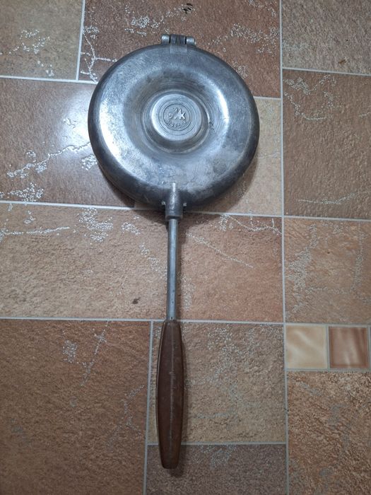 Орешница. Ссср. Продам.