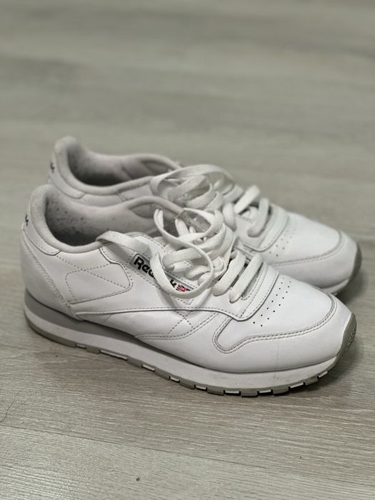 Reebok Classic Leather - размер 39