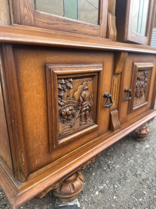 Масивен ретро шкаф/витрина