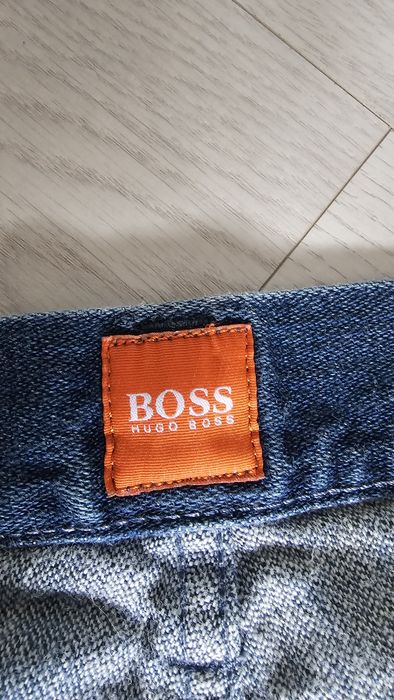 Джинсы Hugo Boss