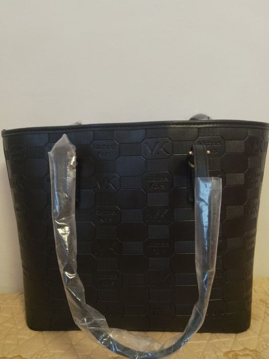 Vând geanta Michael Kors