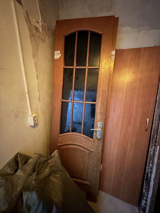 Продам две двери