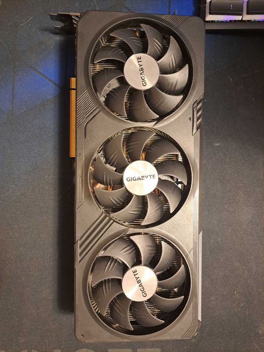 Placă video Gigabyte AMD Radeon RX 7800 XT OC 16GB GDDR6