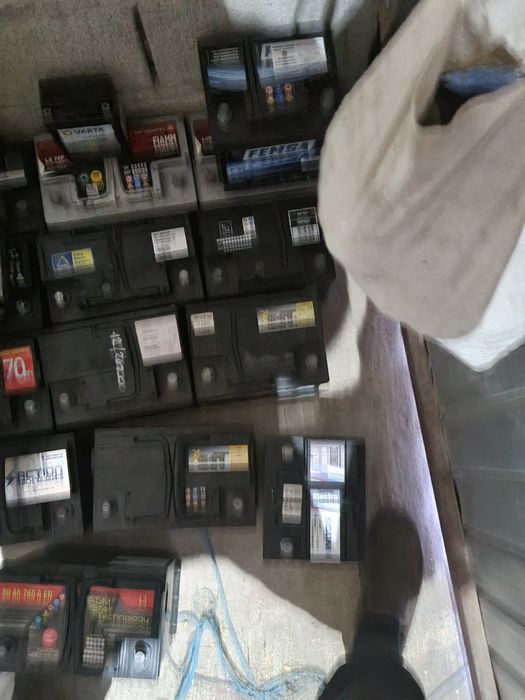 Vand acumulatori auto !