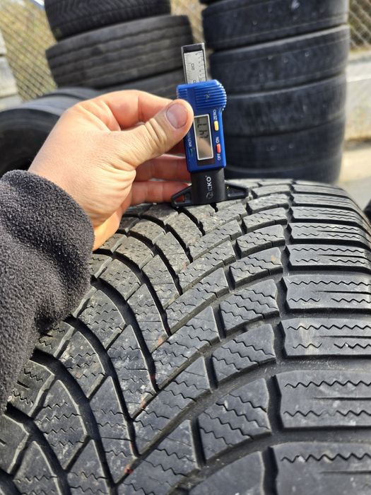 Anvelope de iarna 235-55r18 Bridgestone