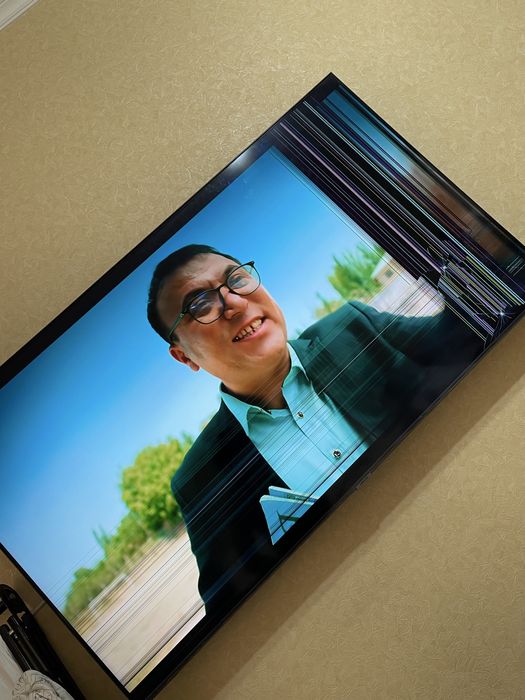 Samsung au7100 55tv UHD 4K