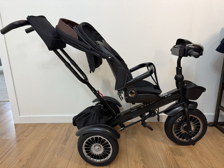 Продам велик коляску новая