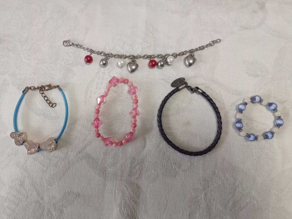 Аксесоари за малко момиченце - 2 лв.