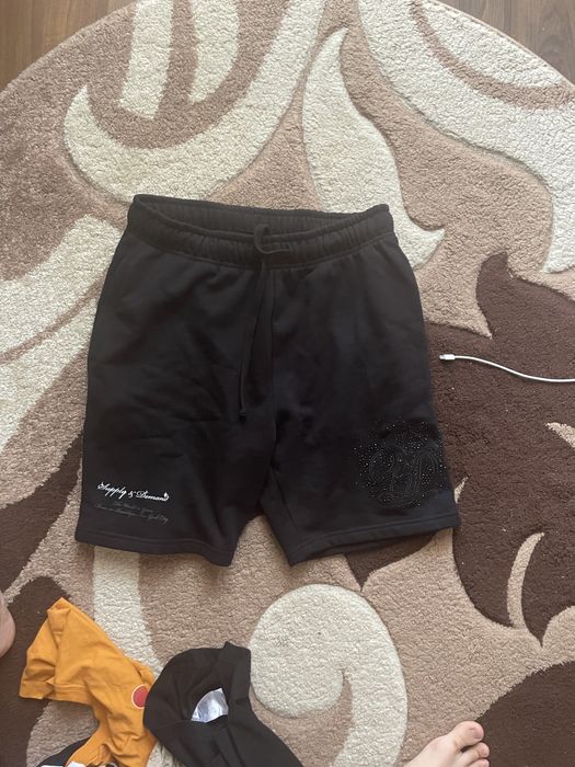 Vand pantaloni scurti