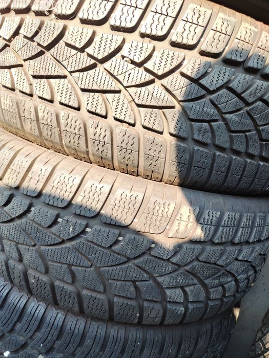 2 бр зимни 235/55/18 Dunlop