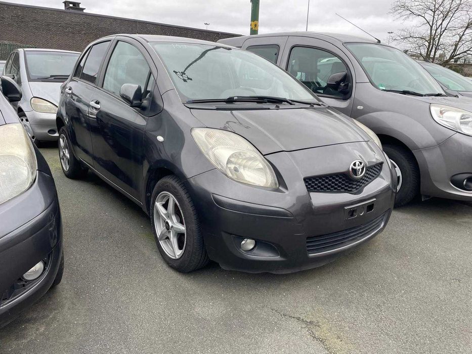 Vând Toyot Yaris