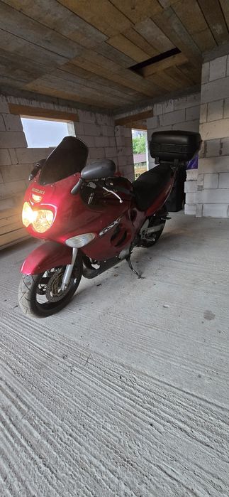 Suzuzi GSX 750 F