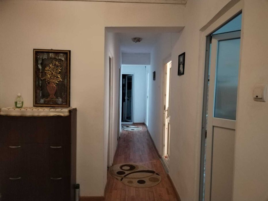 Vând apartament în Vânju Mare - Vedere 3