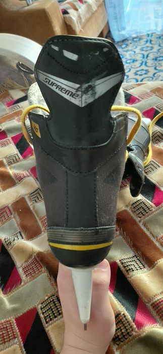 Продам коньки  бауер