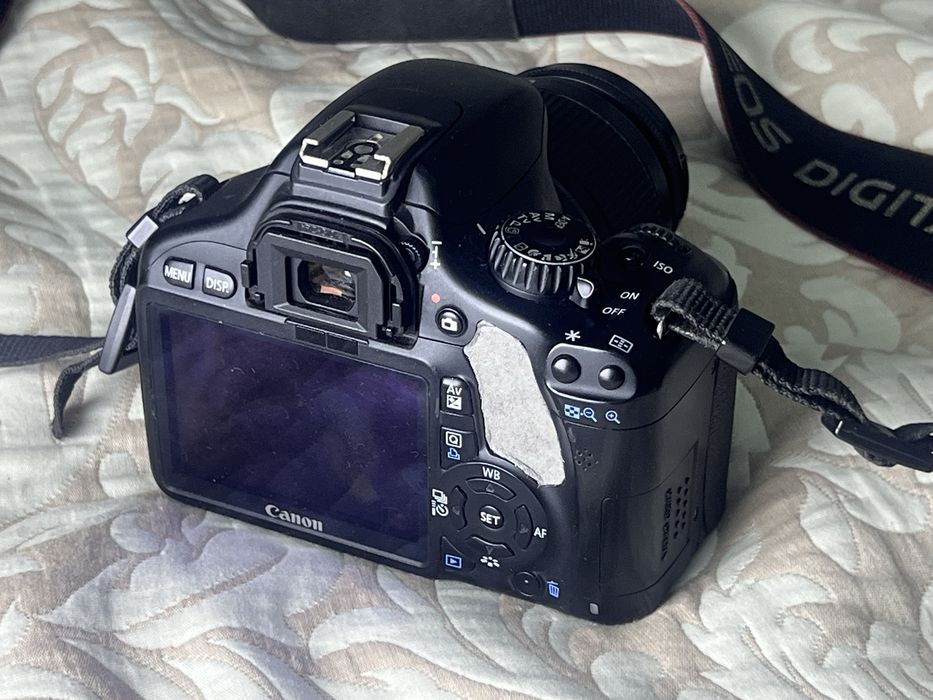 Срочно продаю canon 550d в неплохом состоянии