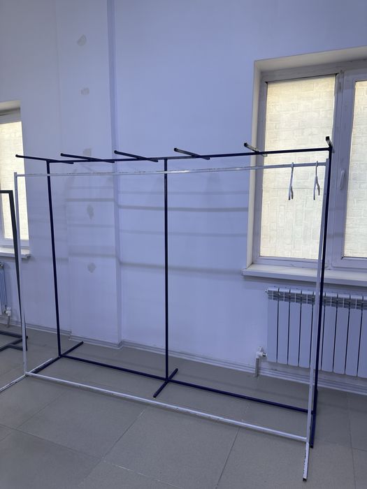 Вешалка для одежды для магазинов