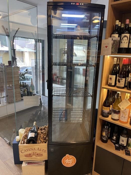 Vitrina frigorifica metro cu geamuri