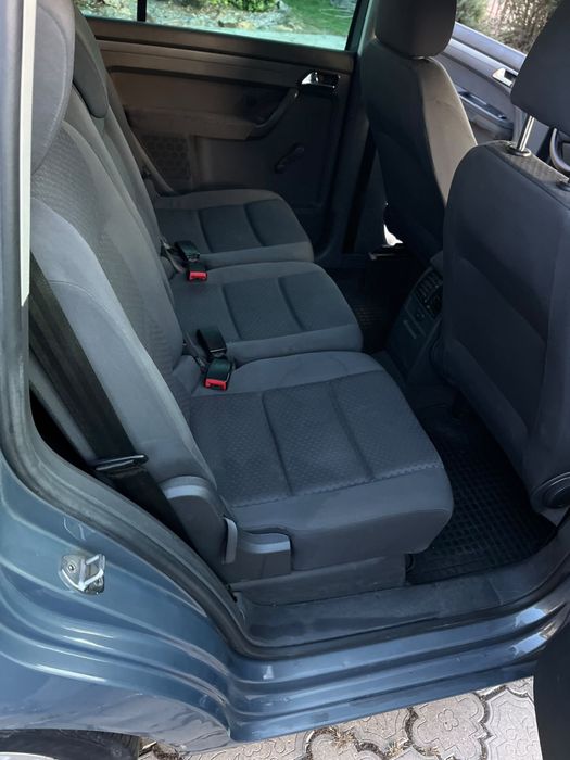 VOLKSWAGEN Touran 0 — imagine 5