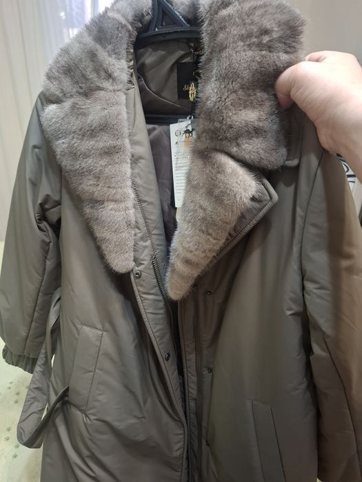 Зимний женский пуховик