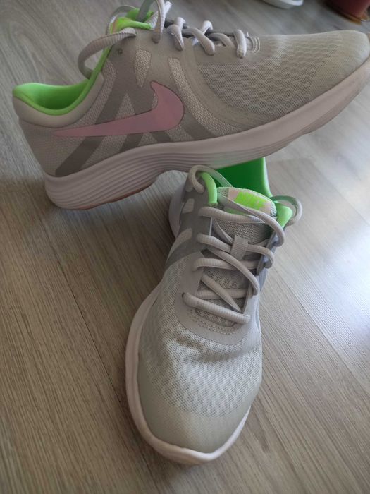 Дамски маратонки