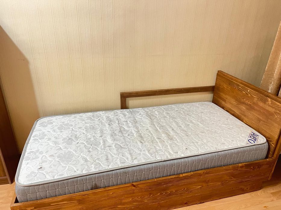 Кровать детская с матрасом