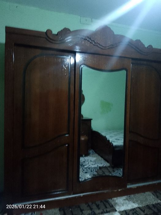 Спалний гарнитур сотилади