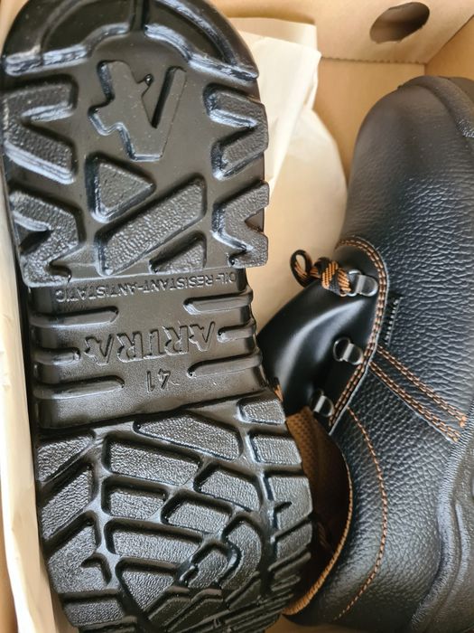 Чисто нови обувки