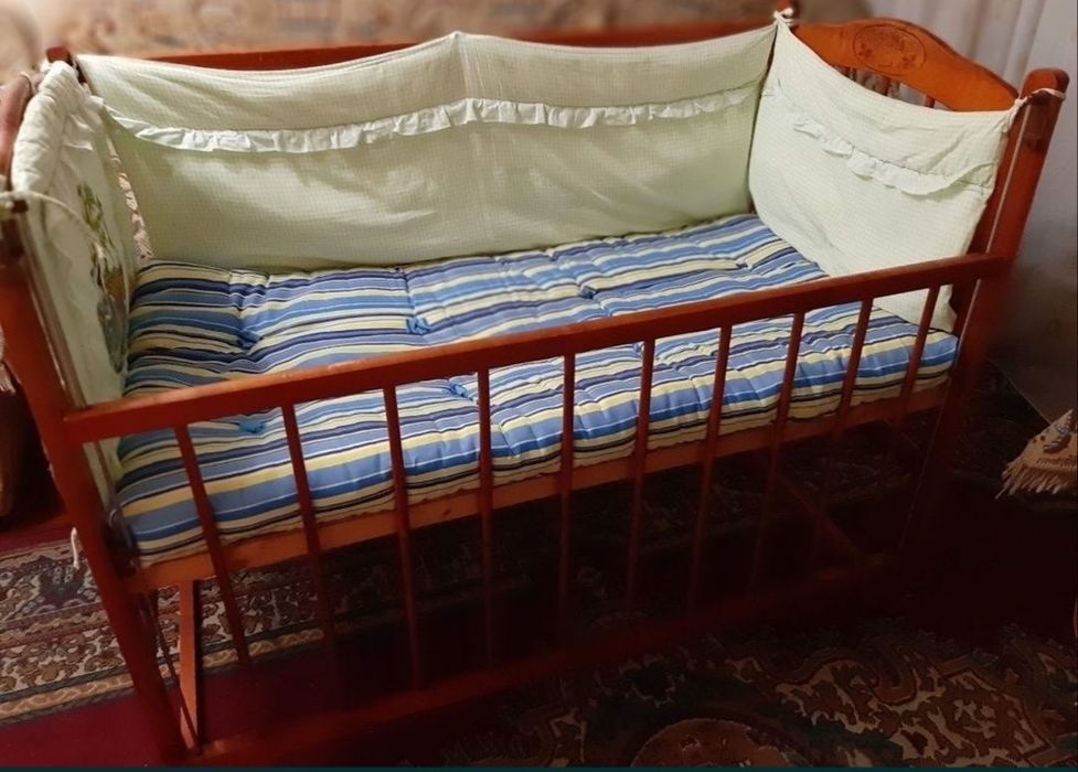 Кроватка в отличном состоянии