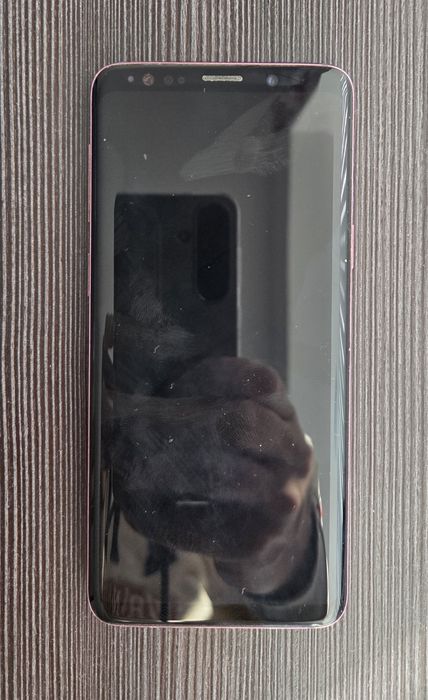 Vând telefon samsung s9.