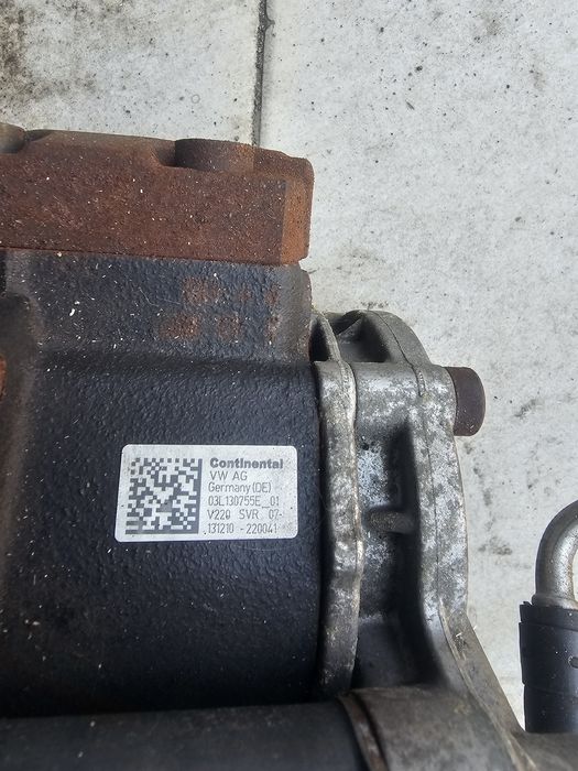 Lichidare stoc Pompa inalta presiune vw golf 6 passat touran jetta 1.6 tdi 03L130755E