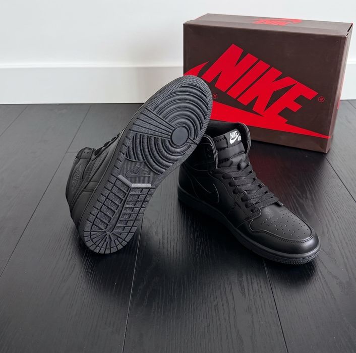 Adidasi Jordan 1 High Triple Black