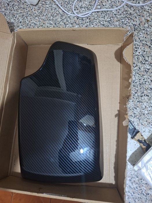 Capac cotiera carbon