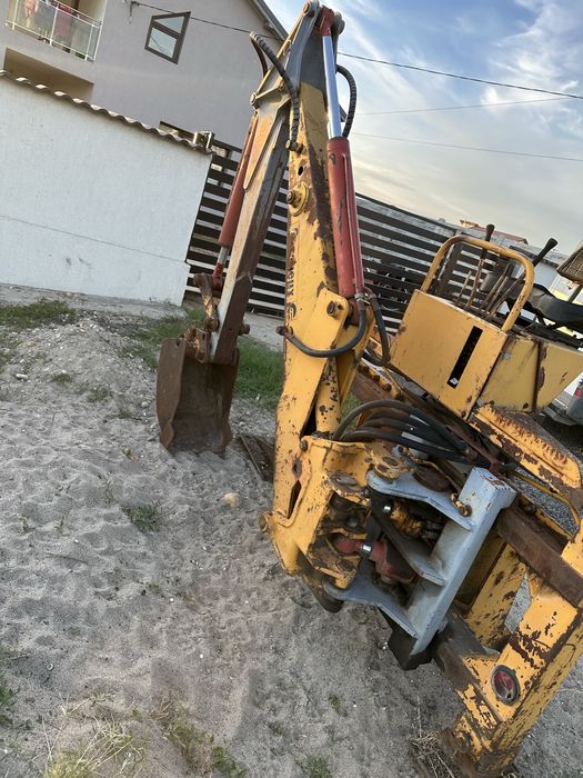 Brat excavator tractor