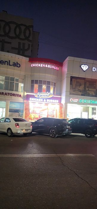 Сдаётся в аренду 242 кв госпитальный рынок  центр города миробод авеню