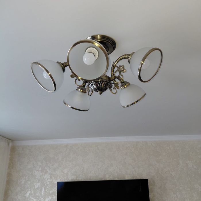 Продам люстры  в хорошем качестве